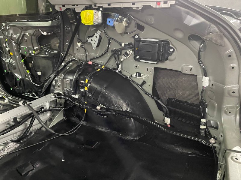 Пол шумоизоляция Lexus NX 2 сл шумопоглотитель фото